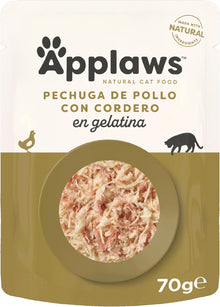 Envase individual de comida húmeda para gatos, con la receta de pollo y cordero en gelatina.