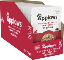 Caja con dieciséis raciones individuales de comida húmeda para gatos, en formato de bolsita.