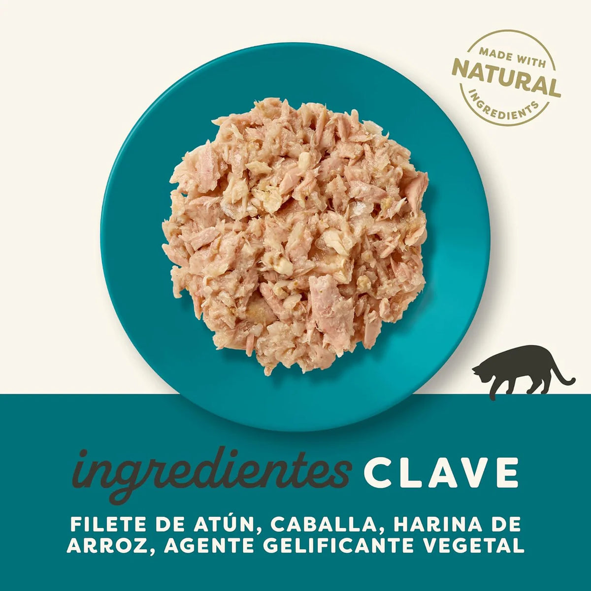 Cuenco con la comida servida de este sobre de atún con caballa para gatos.