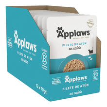 Caja de doce sobres de comida húmeda para gatos, apilados para su venta