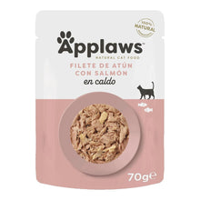 Envase individual de comida húmeda para gatos, con la receta de atún y salmón en caldo