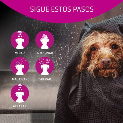 Perro mojado durante el baño con ilustración de los pasos de uso del champú Artero Vitalizante: mojar, enjabonar, masajear, esperar y aclarar
