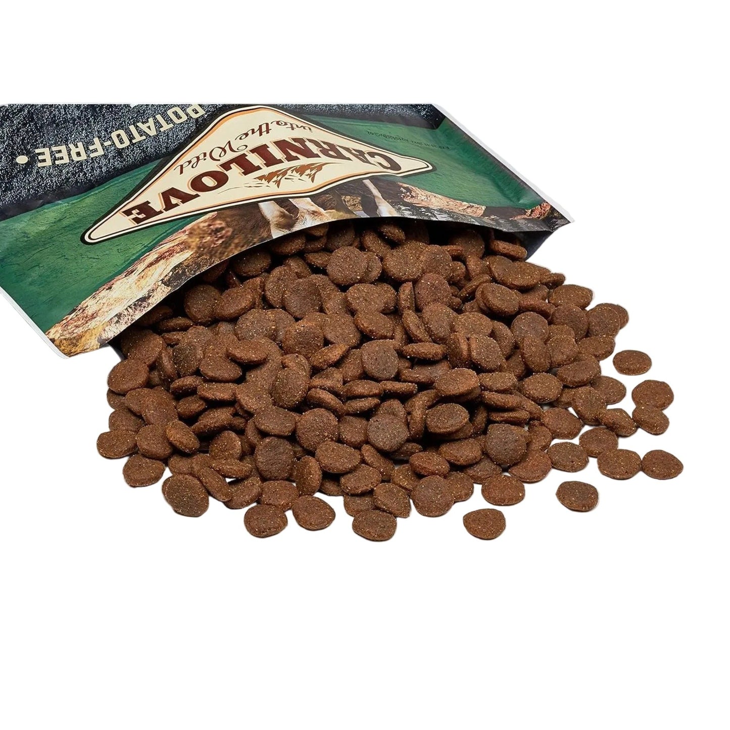 Pienso Carnilove Duck and Pheasant saliendo del saco, fondo blanco
