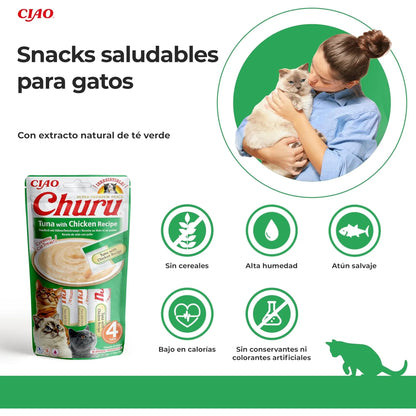 Mujer abrazando a su gato junto al paquete de Churu de atún con pollo y cinco iconos