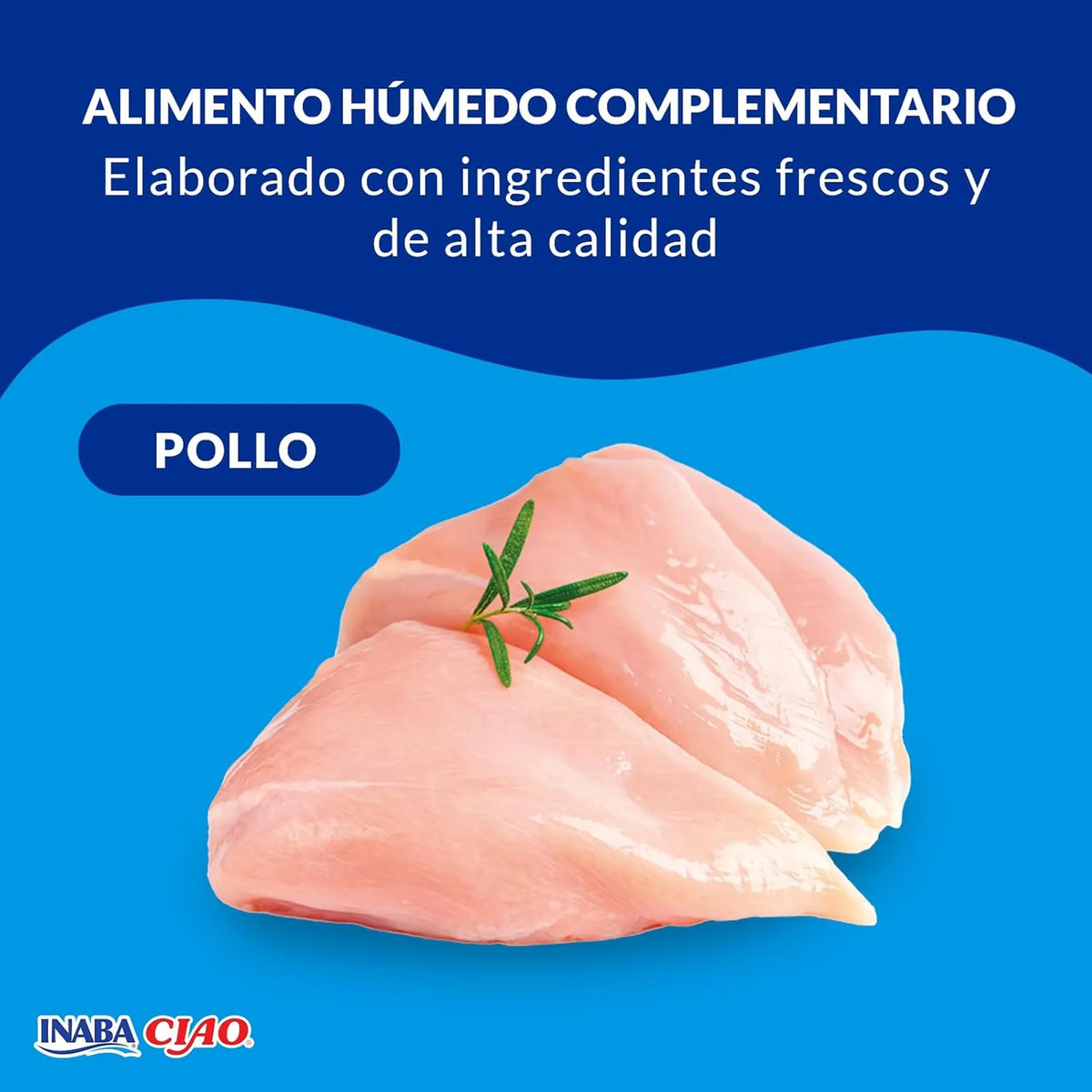 Pechugas de pollo crudas con una ramita de romero sobre fondo azul, bajo el rótulo de alimento complementario