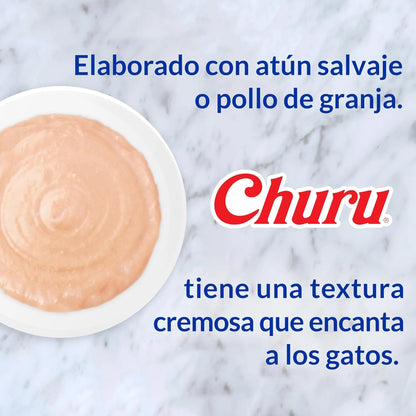 Plato con puré cremoso de color rosado sobre una encimera de mármol, junto al logotipo de Churu