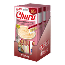 Caja expositora con paquetes de Churu Senior de atún con salmón