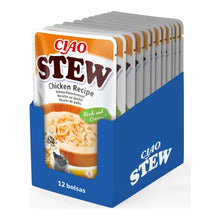 Caja expositora abierta y llena de bolsas de Ciao Stew de pollo, el formato de venta