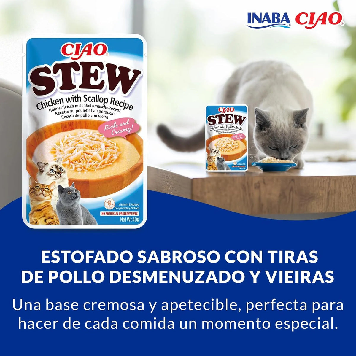 Gato gris comiendo de un cuenco sobre la mesa, al lado de una bolsa de Ciao Stew