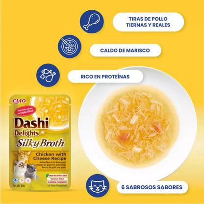 Bolsa de Dashi Delights con queso junto a un plato de caldo con tiras de pollo y cuatro rótulos