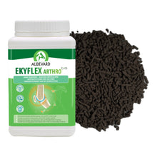 Bote de Ekyflex Arthro Evo para caballos junto a su granulado oscuro