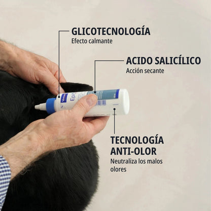 Infografía EpiOtic Virbac señalando los tres ingredientes clave — Glicotecnología, Ácido Salicílico y Tecnología Anti-Olor — mientras se aplica en el oído de un perro negro